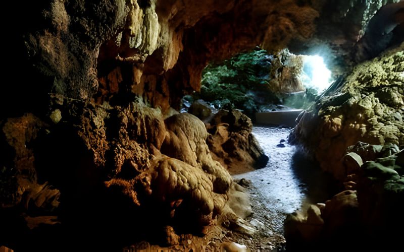 Mawsmai Cave - Meghalaya - Salam Travellers