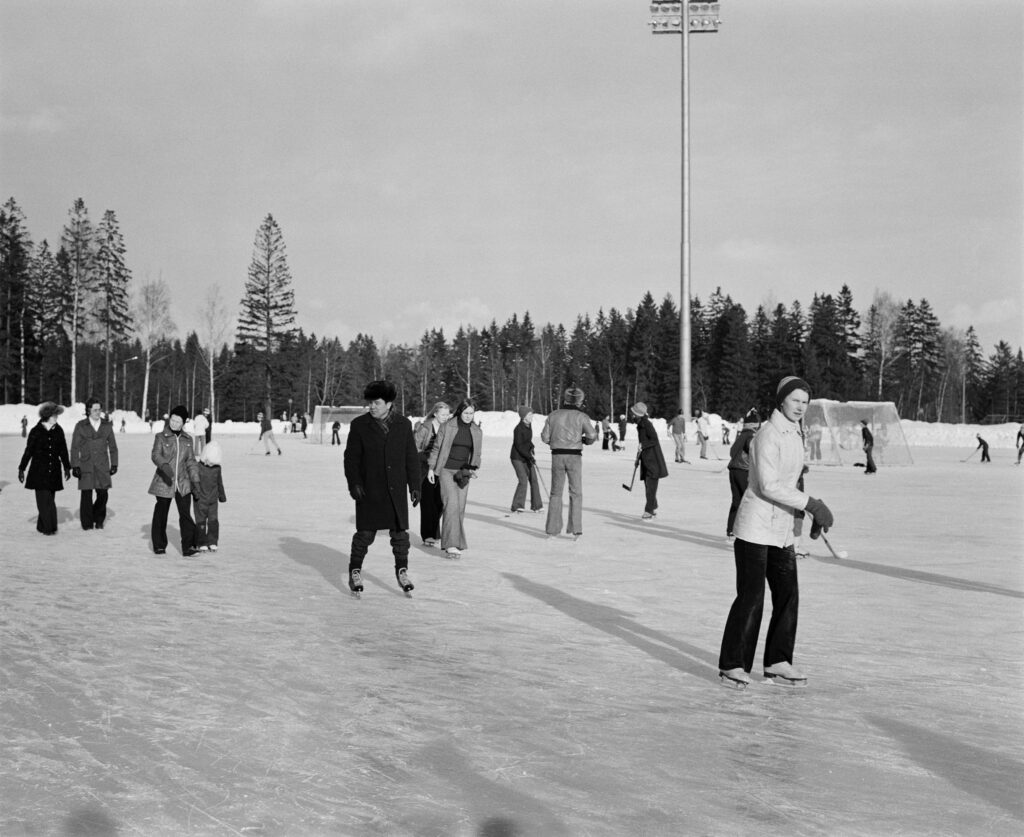  Ice skating: