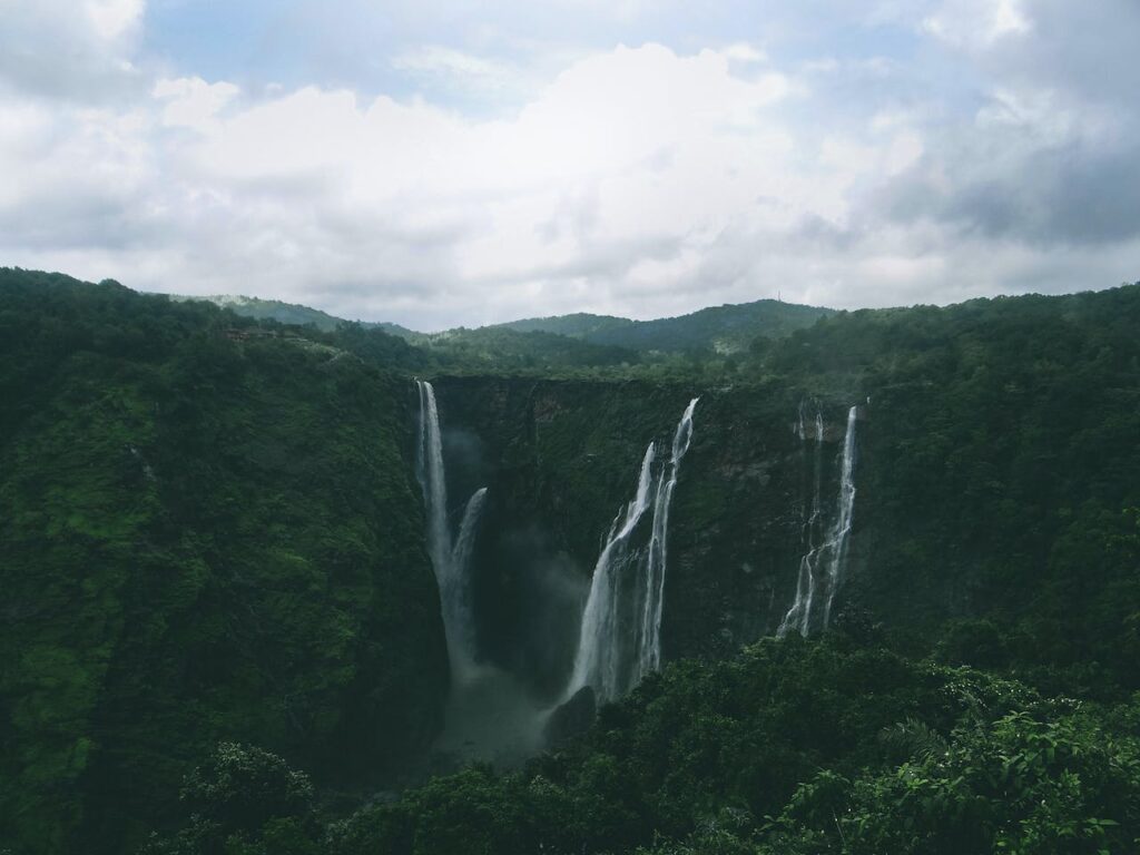 Hidlumane Waterfall