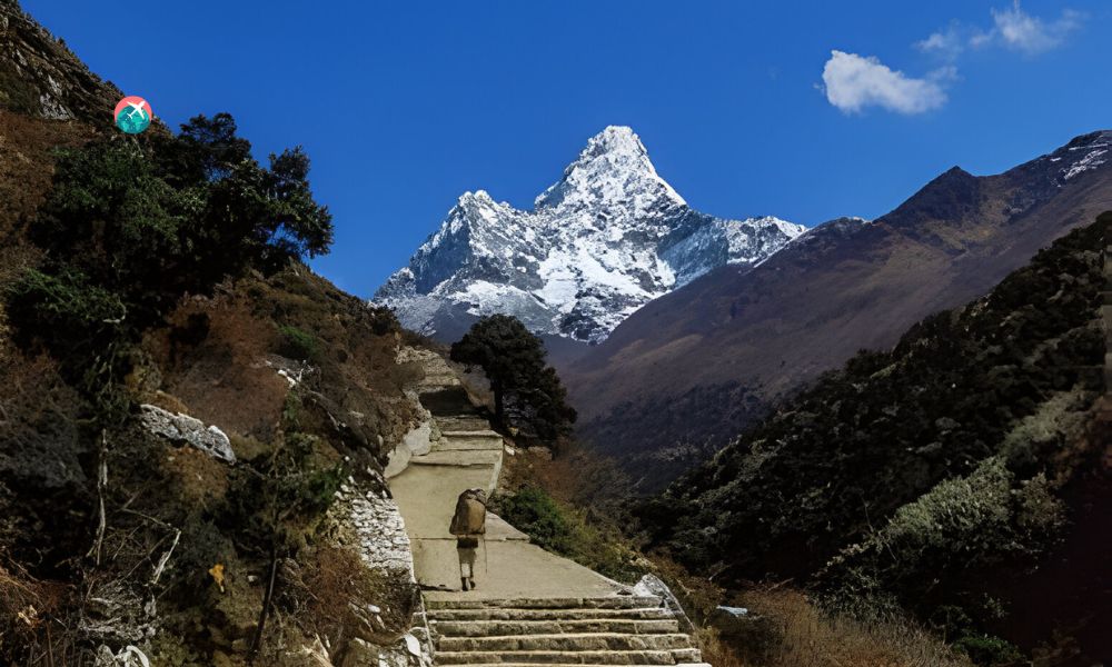 Everest Trail - Mt. Ama Dablam - Salam Travellers